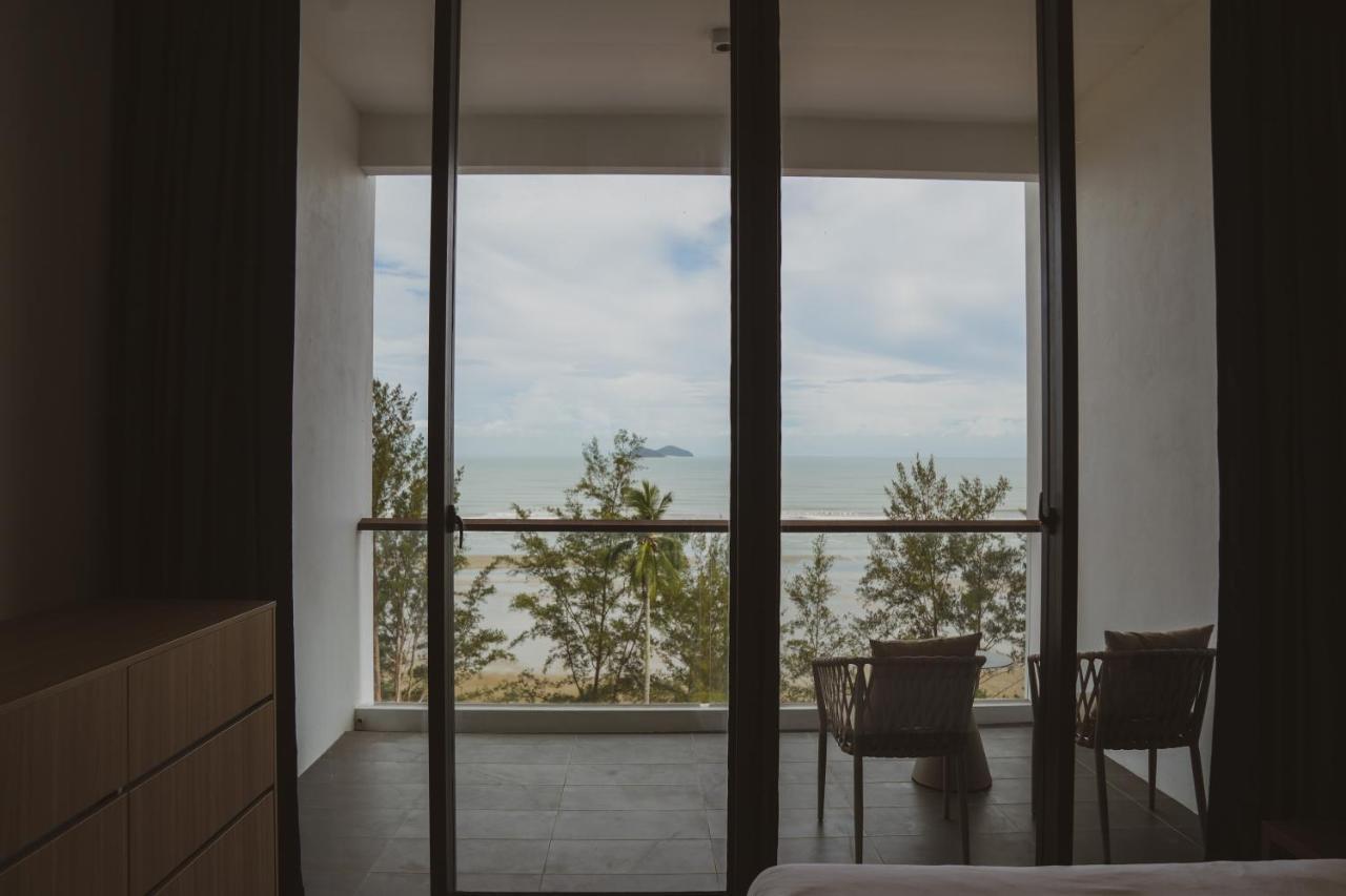 Roxy Apartment
