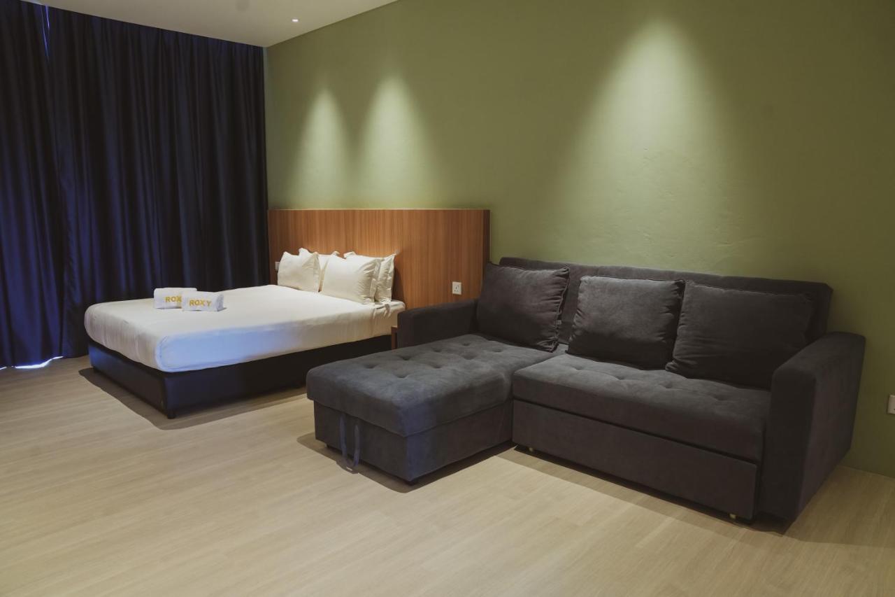 Roxy Apartment *